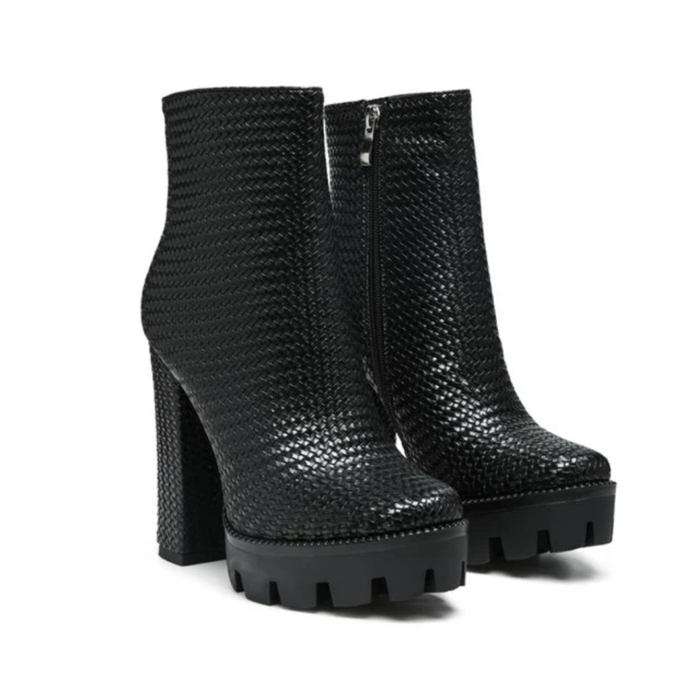 London Rag New! Women's Black Textured Ankle Boots